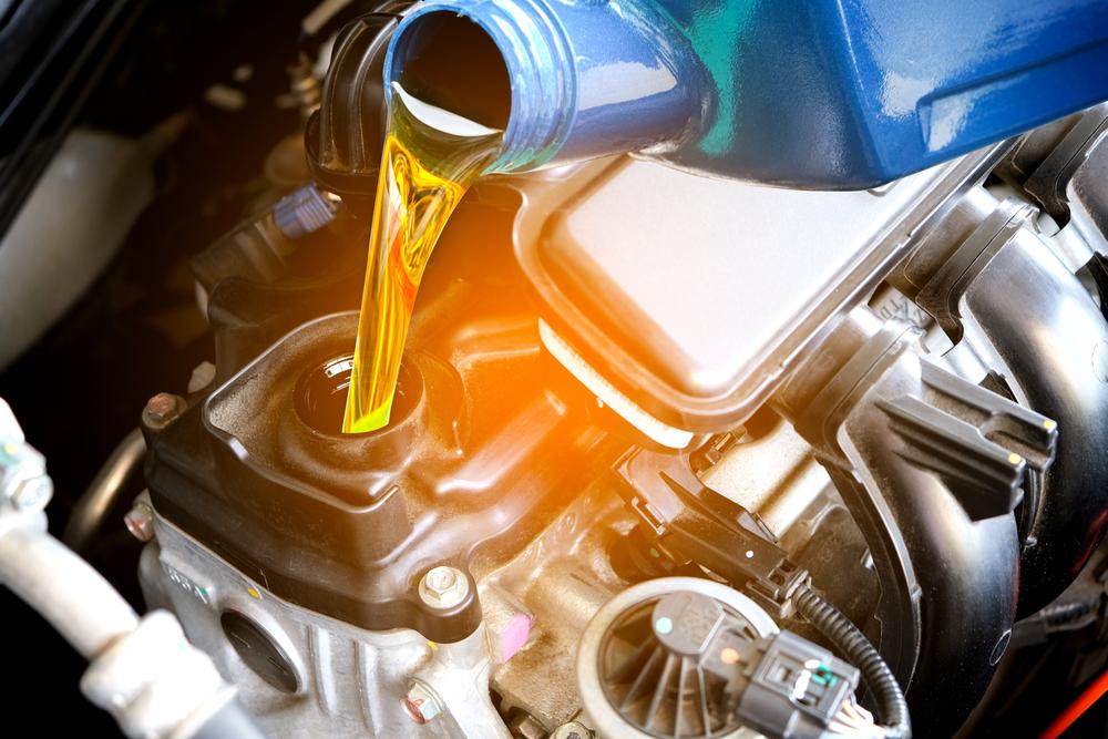 Synthetic vs Conventional Oil: Pros, Cons & Which Your Car Actually Needs